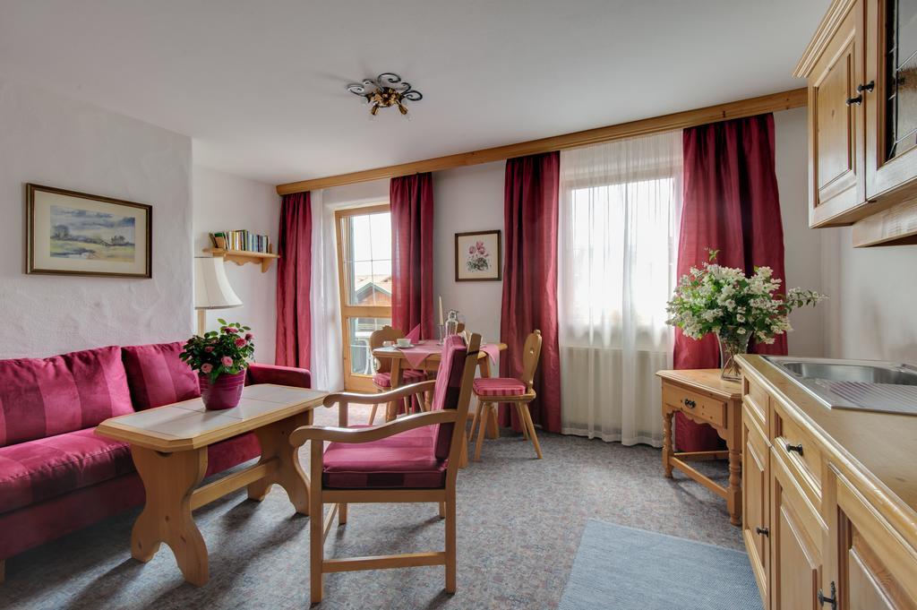 Parkhotel Living Bad Bayersoien Luaran gambar
